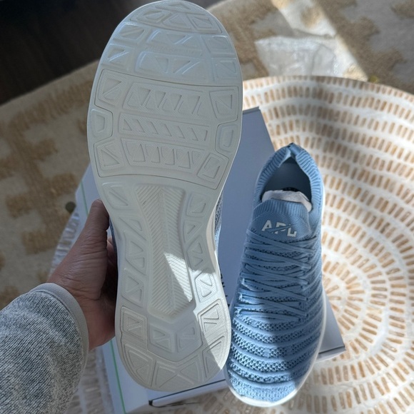 NEW APL BLUE/IVORY Athletic Shoes SZ 9 Men’s - Picture 6 of 7